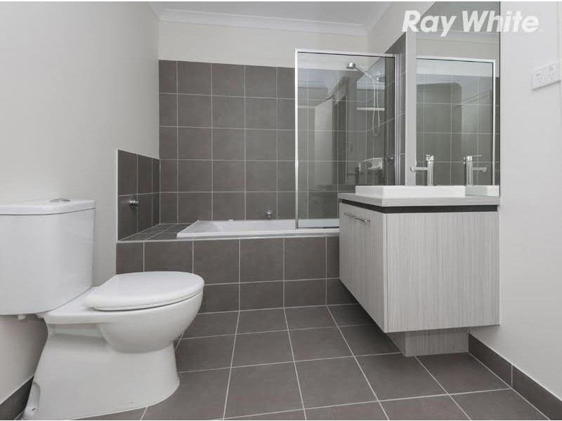 114 Eminence Boulevard, Doreen VIC 3754