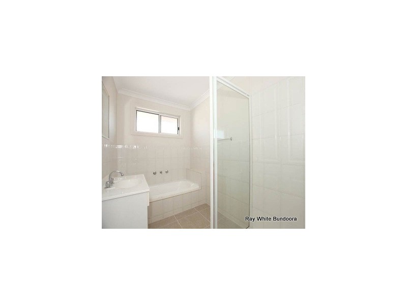 2/112 Mount View Road, Lalor VIC 3075