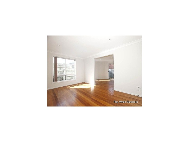 2/112 Mount View Road, Lalor VIC 3075