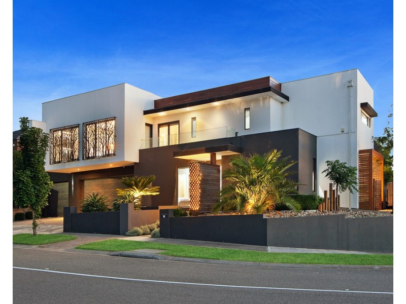 18 Bloomfield Drive, South Morang VIC 3752