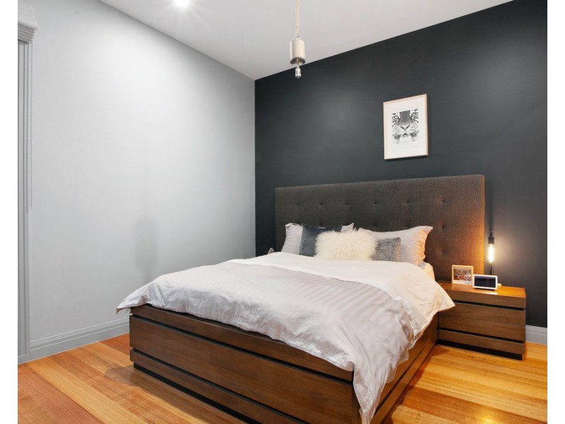 18 Bloomfield Drive, South Morang VIC 3752