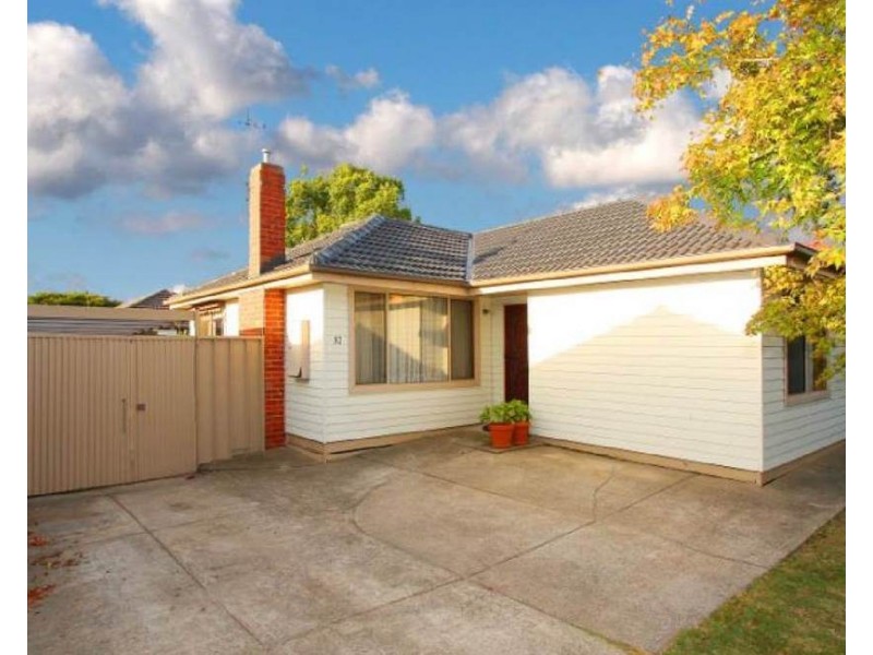 32 Flag Street, Kingsbury VIC 3083