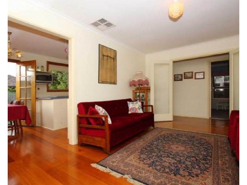 32 Flag Street, Kingsbury VIC 3083