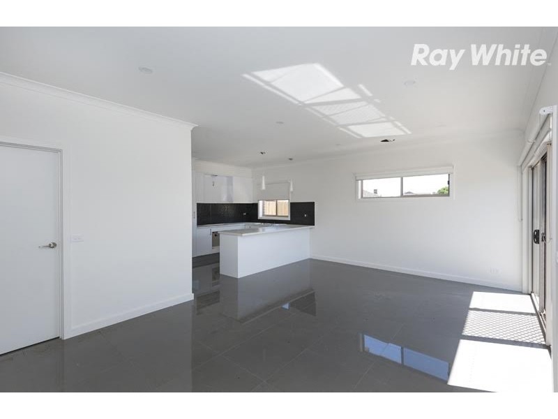 4/13 Paschke Crescent, Lalor VIC 3075