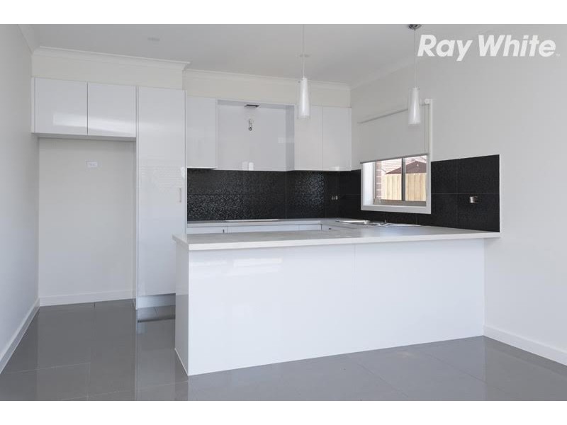 4/13 Paschke Crescent, Lalor VIC 3075