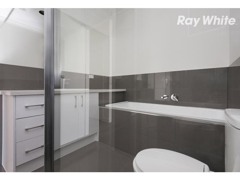 4/13 Paschke Crescent, Lalor VIC 3075
