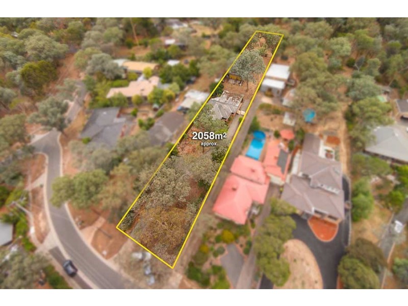 7 Banks Road, Eltham North VIC 3095