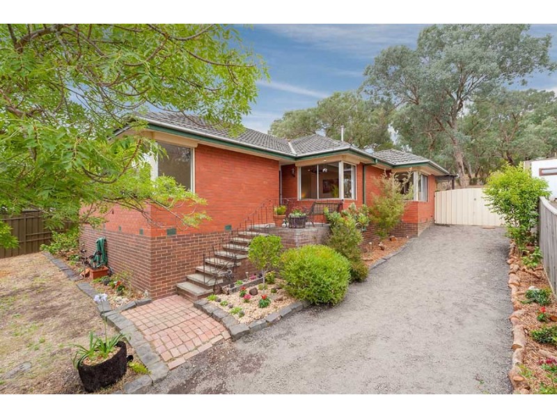 7 Banks Road, Eltham North VIC 3095