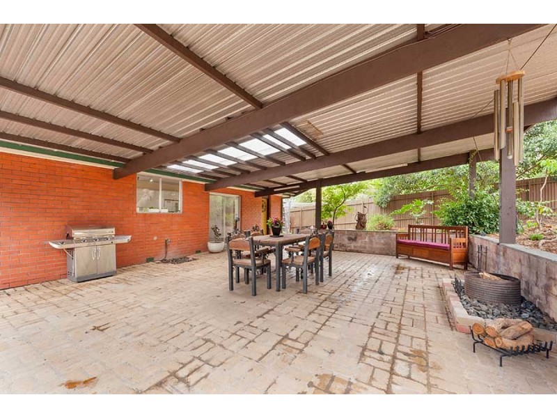 7 Banks Road, Eltham North VIC 3095