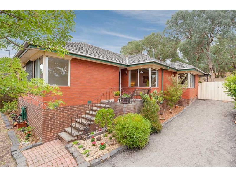 7 Banks Road, Eltham North VIC 3095