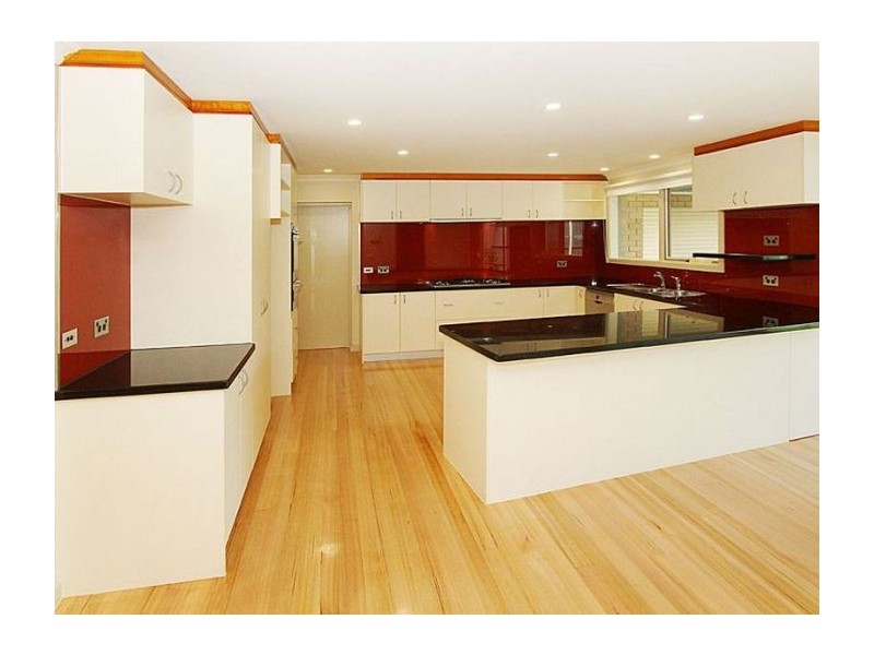 3 Redfield Court, Mill Park VIC 3082