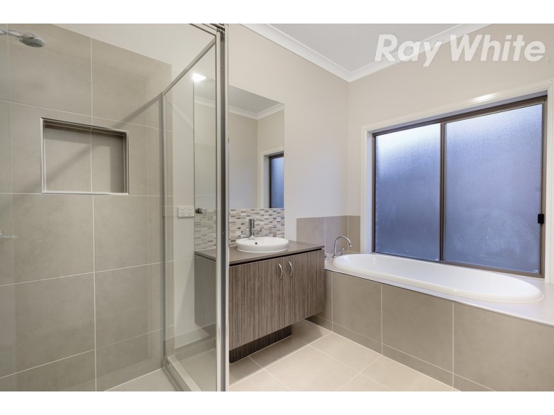 28 Bedervale Loop, Doreen VIC 3754