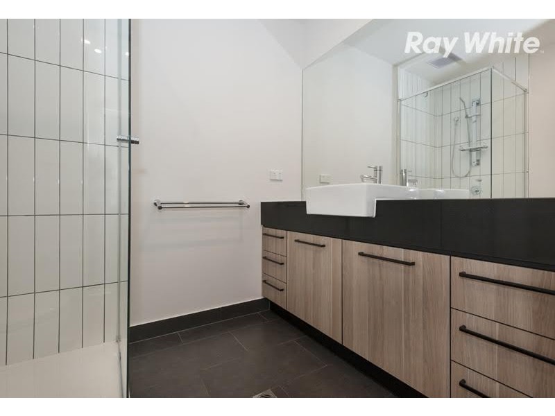 205/30 Oleander Drive, Mill Park VIC 3082