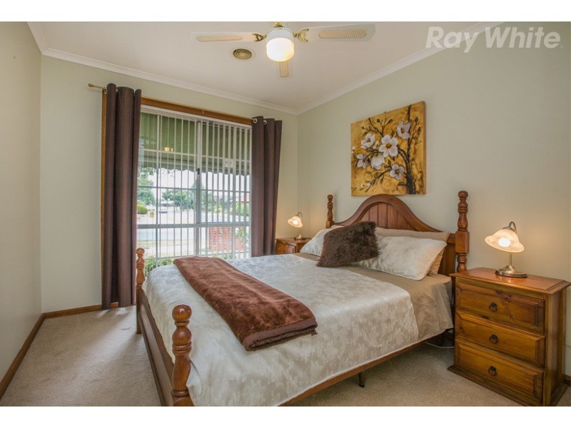 14 Norwood Road, Mill Park VIC 3082