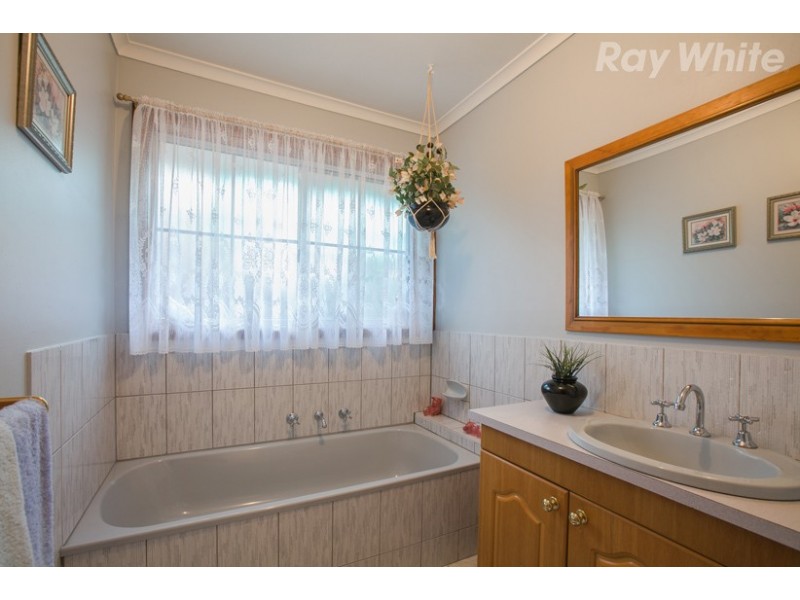 14 Norwood Road, Mill Park VIC 3082