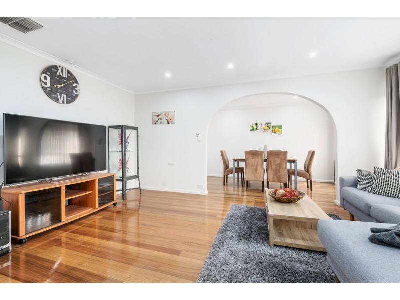 279 Greenwood Drive, Watsonia VIC 3087