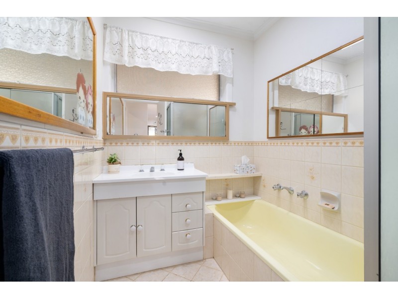 279 Greenwood Drive, Watsonia VIC 3087