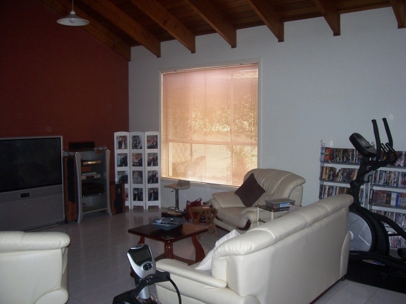 16 Randell Court, Mill Park VIC 3082