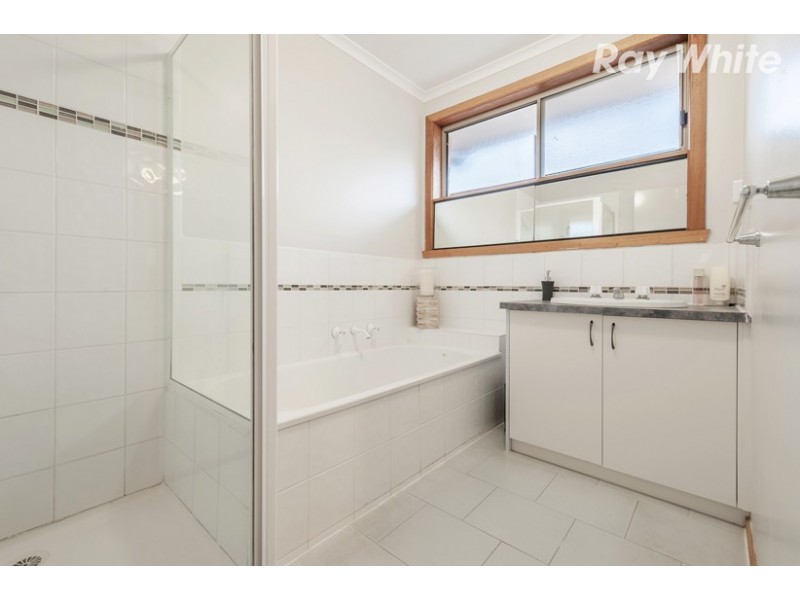 1A Gaze Court, Mill Park VIC 3082