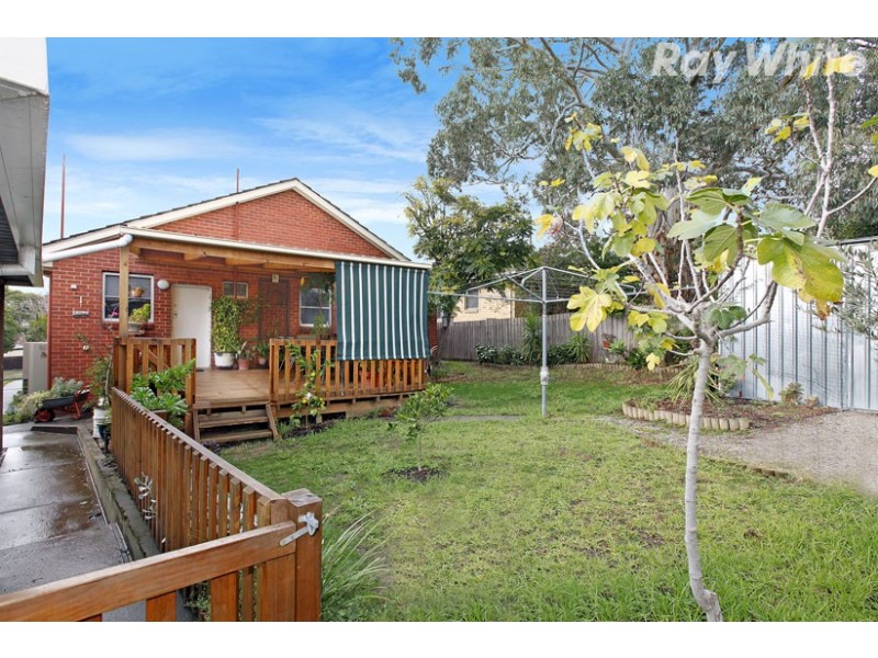 37 Shannon Crescent, Watsonia VIC 3087