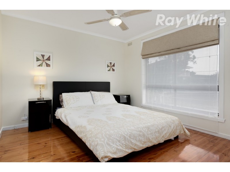 4 Devitt Court, Mill Park VIC 3082