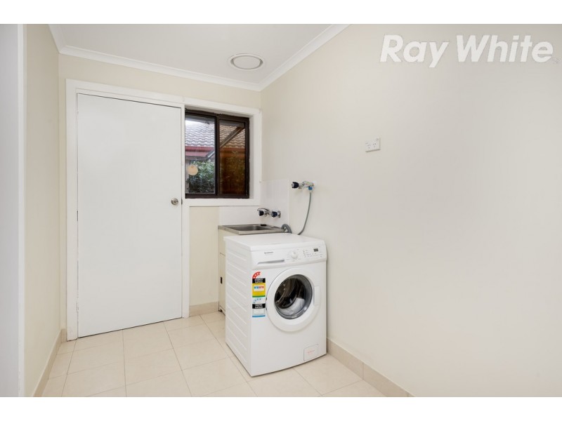 4 Devitt Court, Mill Park VIC 3082