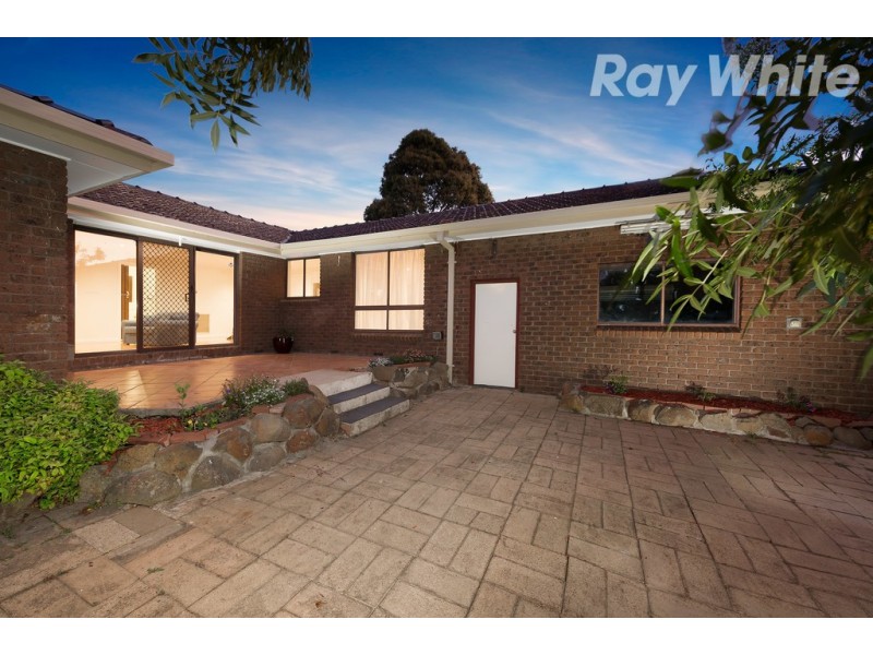 4 Devitt Court, Mill Park VIC 3082