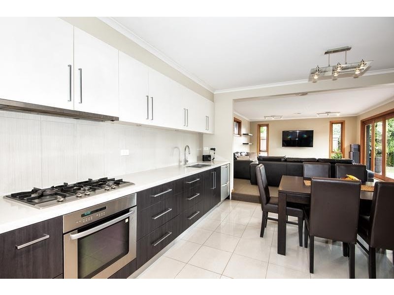 12 Club Avenue, Kingsbury VIC 3083