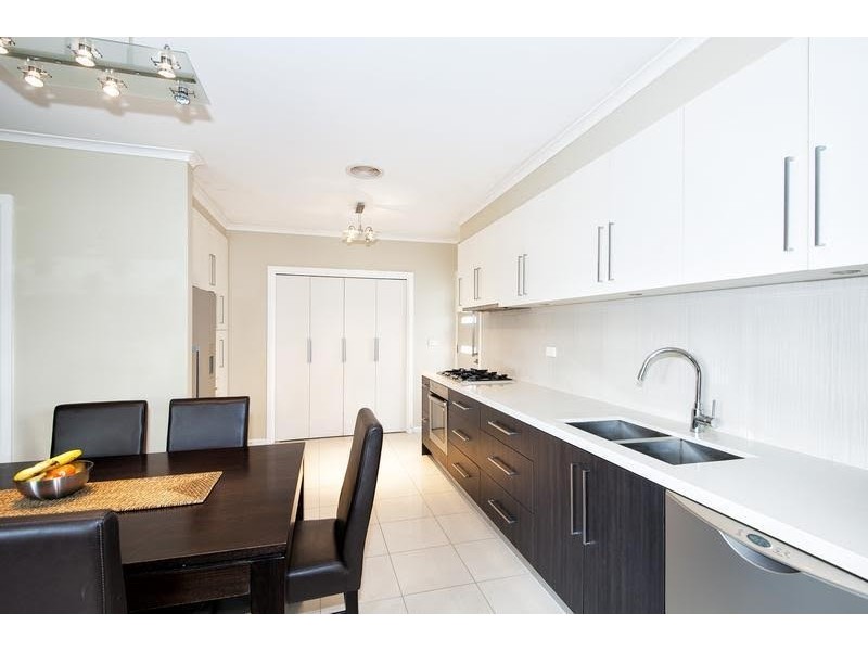 12 Club Avenue, Kingsbury VIC 3083