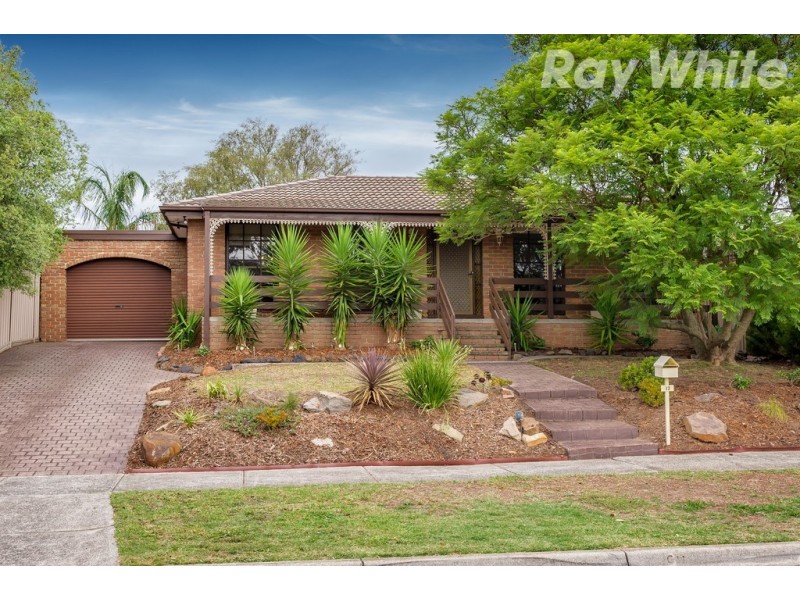 12 McLaughlin Crescent, Mill Park VIC 3082