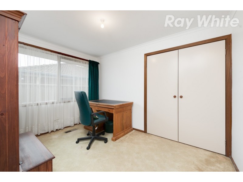 12 McLaughlin Crescent, Mill Park VIC 3082