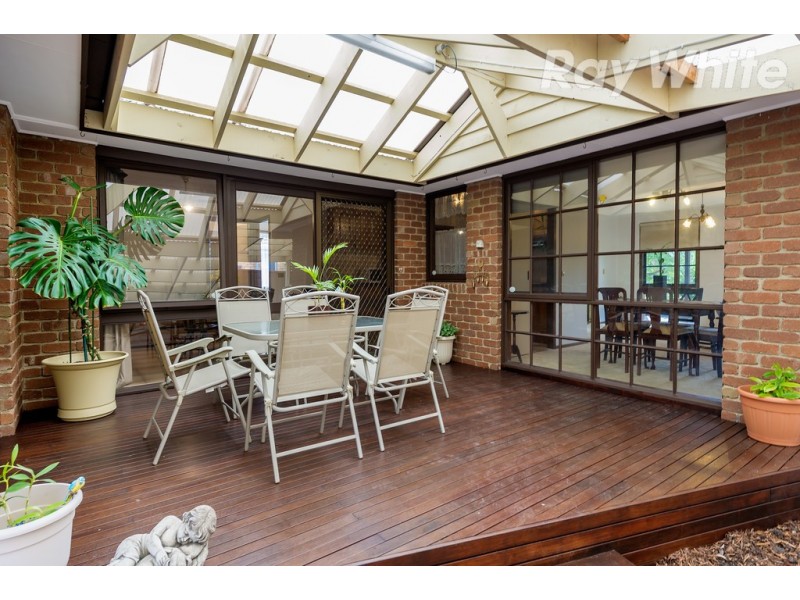 12 McLaughlin Crescent, Mill Park VIC 3082