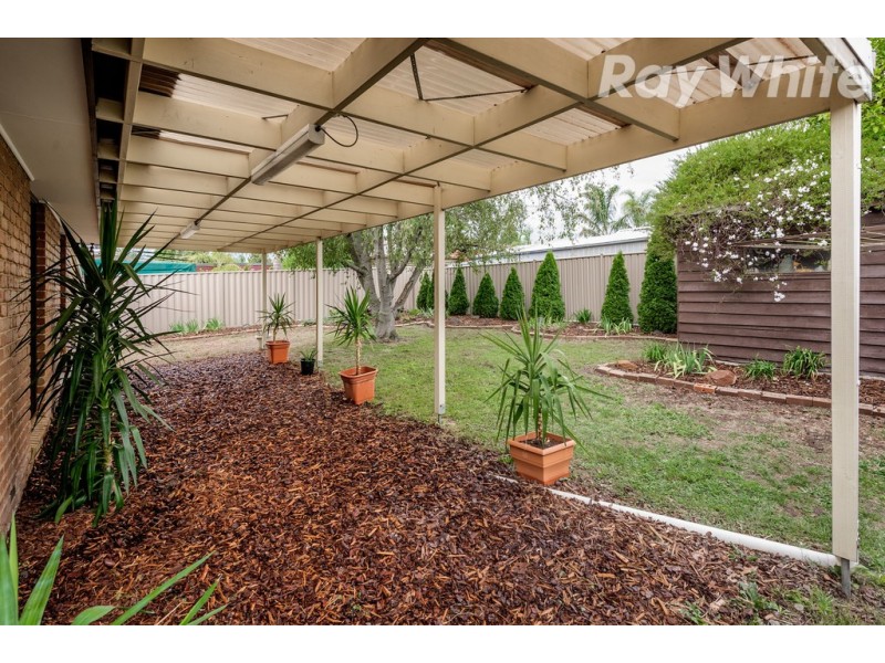 12 McLaughlin Crescent, Mill Park VIC 3082