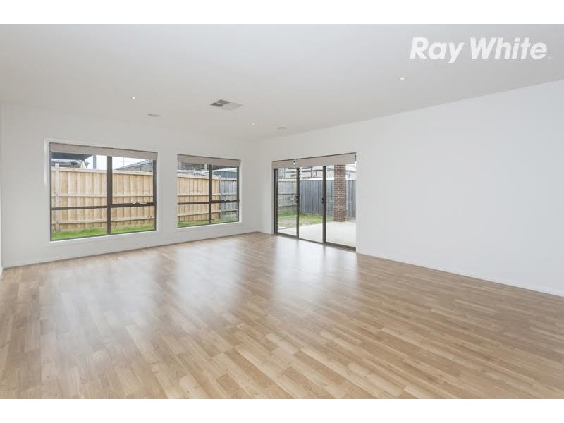 3 Estuary Court, Doreen VIC 3754