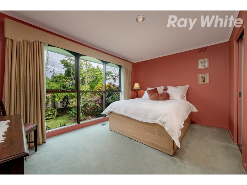 8 Lennox Crescent, Bundoora VIC 3083