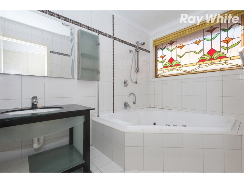 17 Greenwood Drive, Bundoora VIC 3083