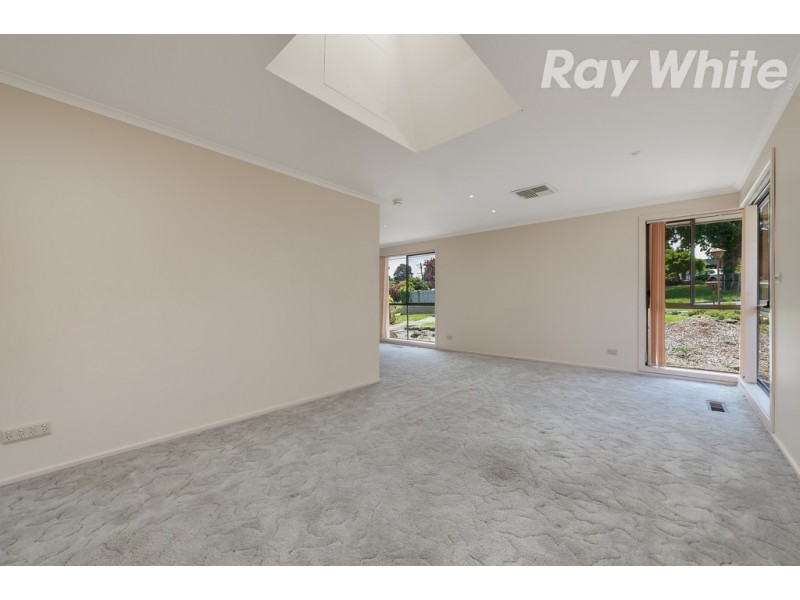 25 Neilsen Crescent, Bundoora VIC 3083
