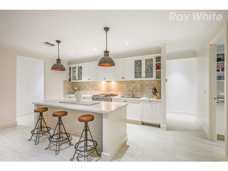 3 Triandra Drive, South Morang VIC 3752