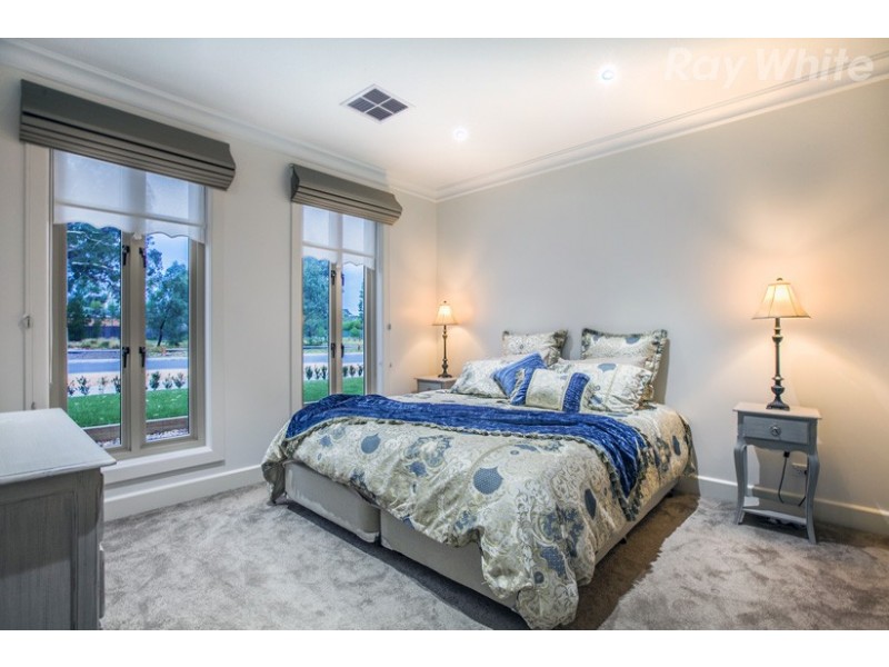 3 Triandra Drive, South Morang VIC 3752