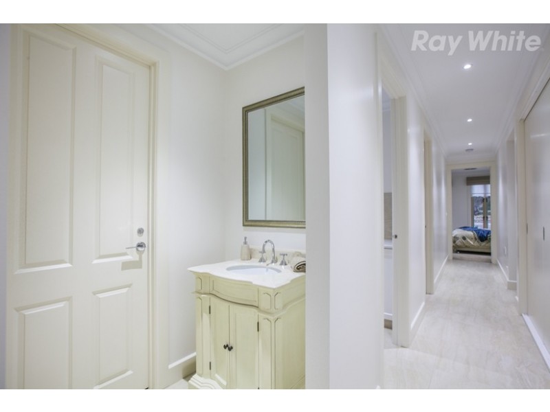 3 Triandra Drive, South Morang VIC 3752