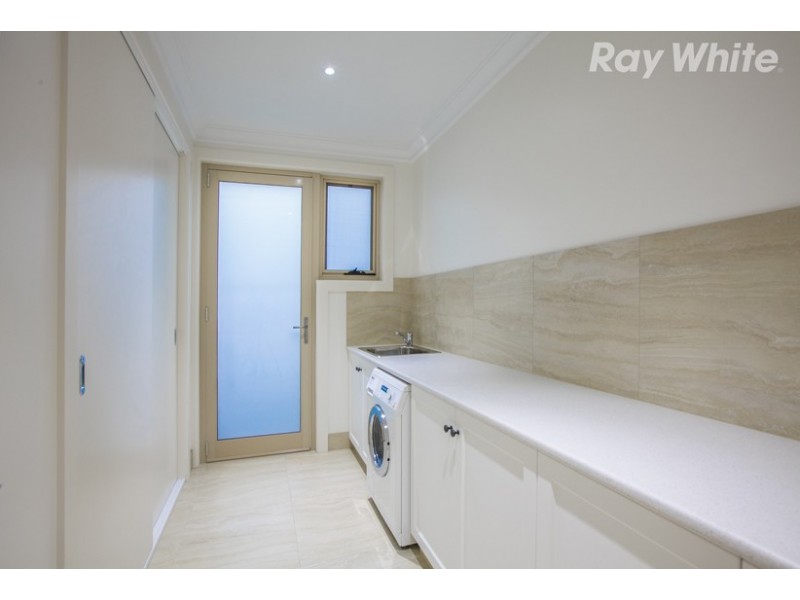 3 Triandra Drive, South Morang VIC 3752