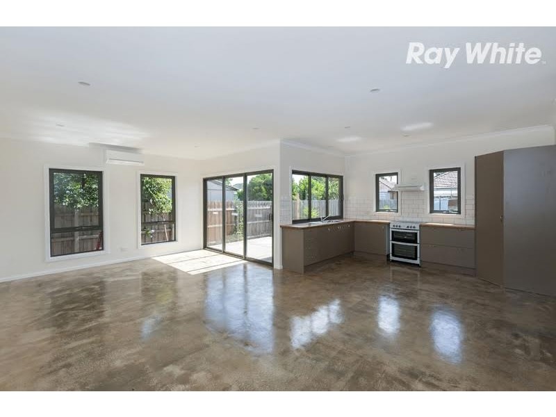 10A Burns Grove, Kingsbury VIC 3083