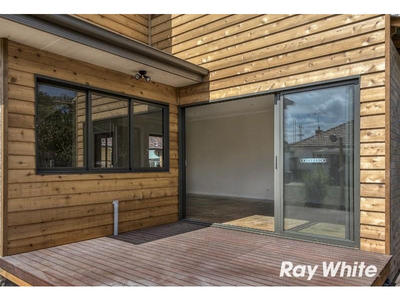 10A Burns Grove, Kingsbury VIC 3083