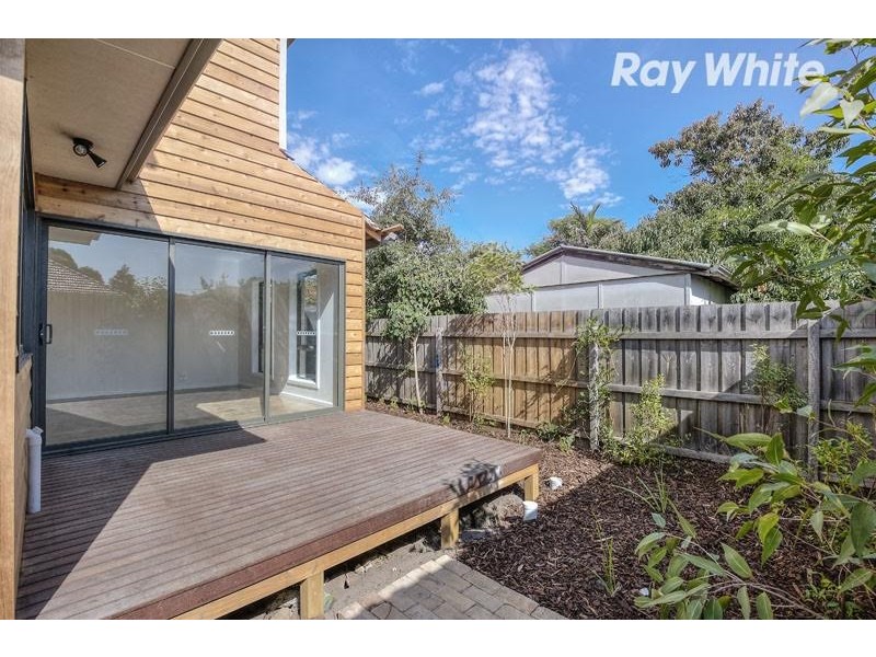 10A Burns Grove, Kingsbury VIC 3083