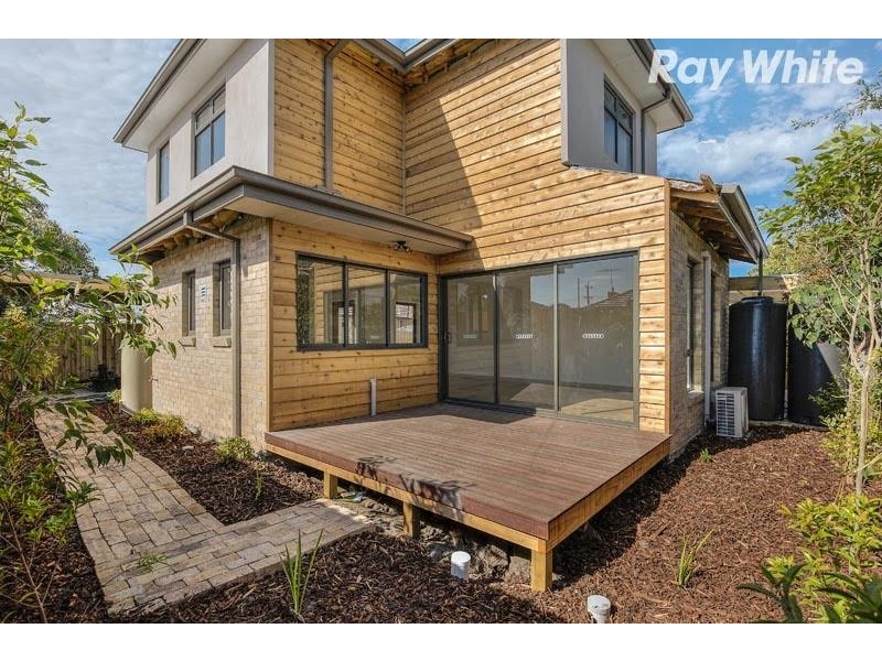 10A Burns Grove, Kingsbury VIC 3083