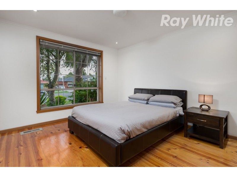 52 Centenary Drive, Mill Park VIC 3082