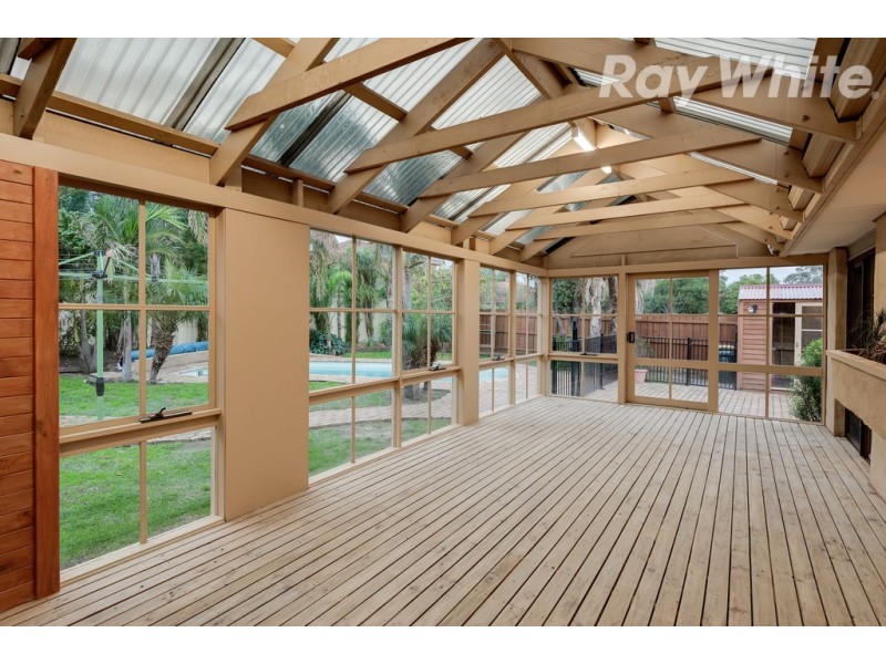 52 Centenary Drive, Mill Park VIC 3082