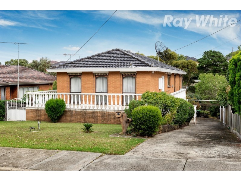 77 San Remo Drive, Avondale Heights VIC 3034