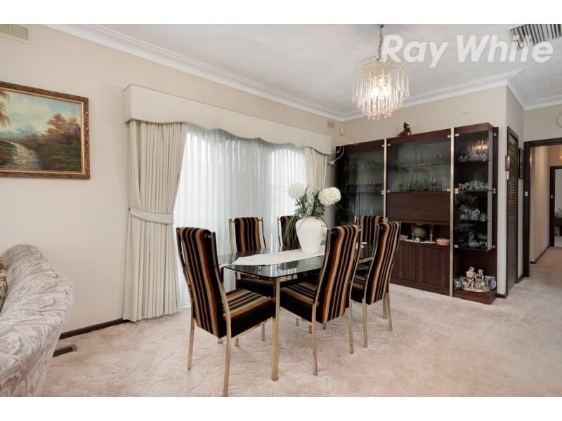 77 San Remo Drive, Avondale Heights VIC 3034