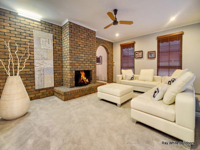 17 Grevillia Drive, Mill Park VIC 3082
